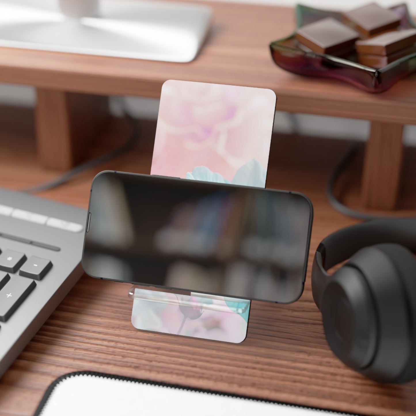 Phone Stand – Blush Breeze