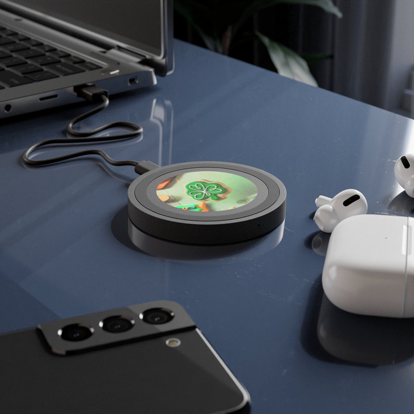 Wireless Charging Pad – Shamrock Cookie St. Patrick's Day Design