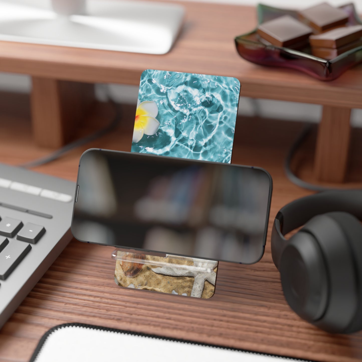 Phone Stand – Shallow Water