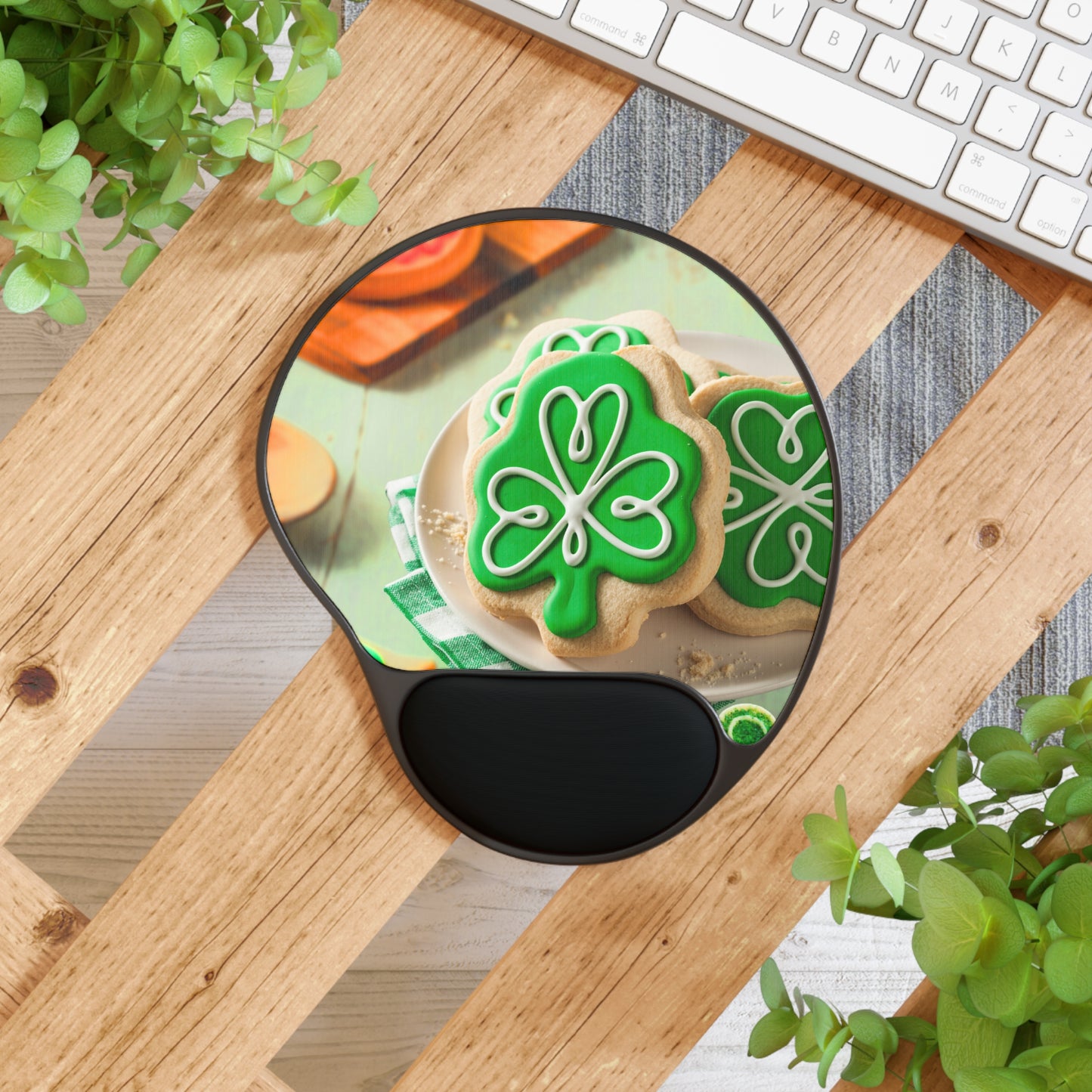Mouse Pad with Wrist Rest – Shamrock Cookie St. Patrick’s Day Design