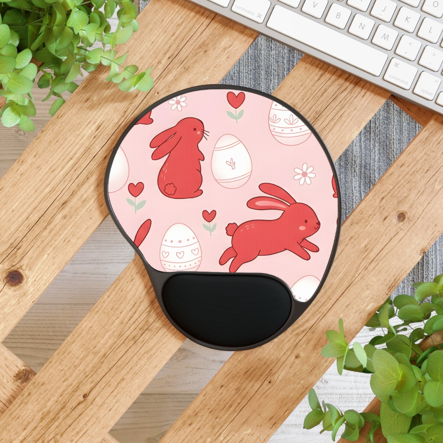 Ergonomic Mouse Pad – Hop & Hearts