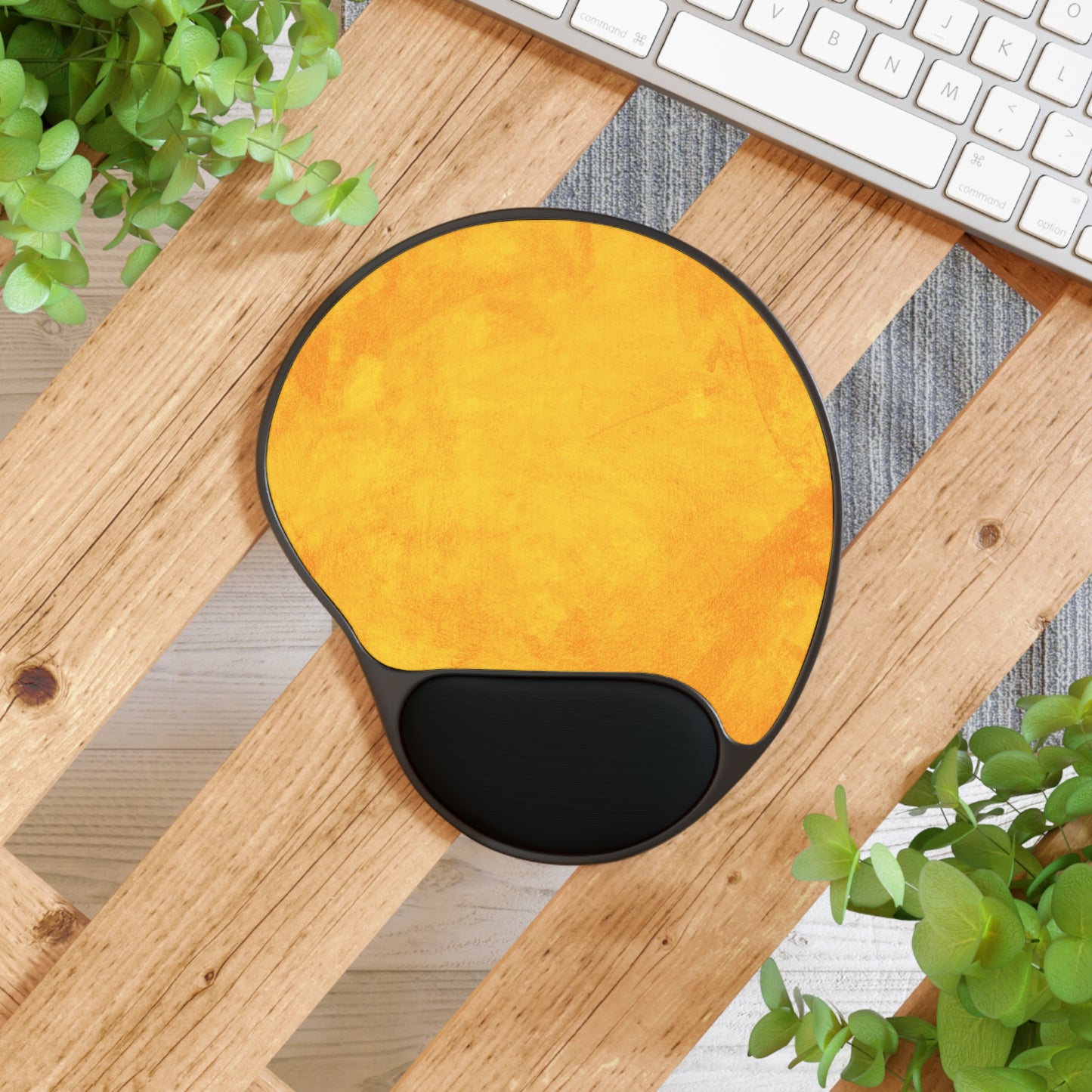 Ergonomic Mouse Pad – Saffron Smoke