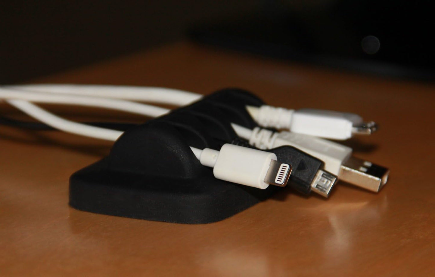 Organizador de cables ENVISIONED: solución para la gestión de cables de escritorio