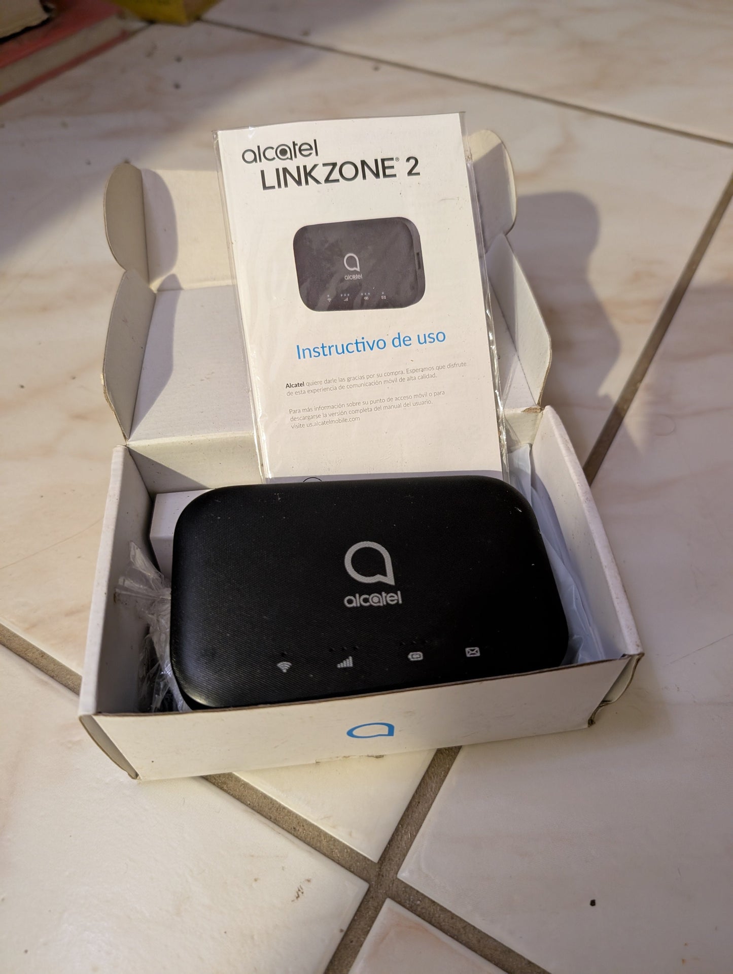Alcatel Linkzone 2 - Punto de acceso WiFi 4G LTE, T-Mobile MW43TM