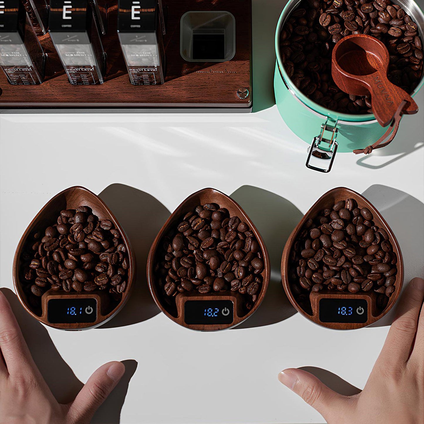 Electronic Walnut Coffee Scale - Precision Weighing with Leaf Design
