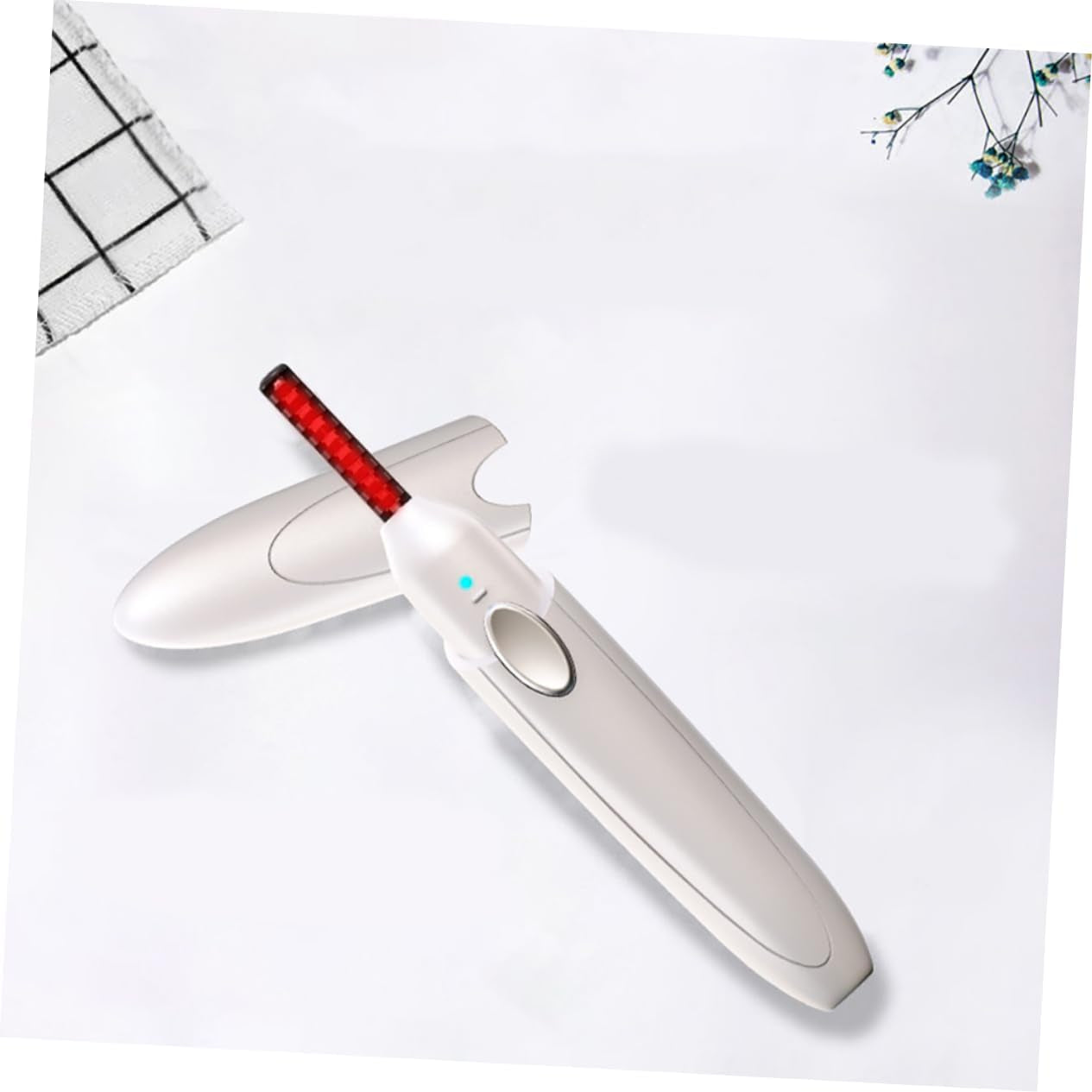 1Set USB Charging Electric Eyelash Curler Portable Eyelash Curling Clip for Home Makeup Convenient Temperature Control Natural Curling Effect
