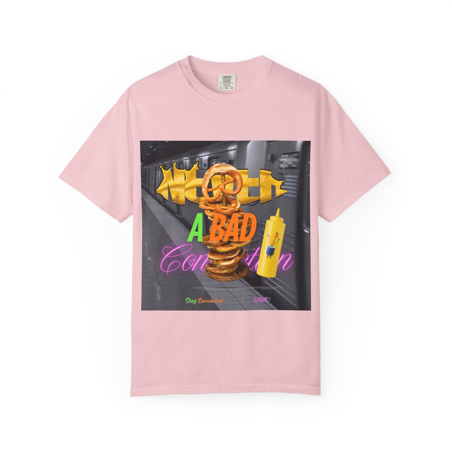 215 Connected Graphic T-Shirt – Retro Street Art Style for Everyday Wear