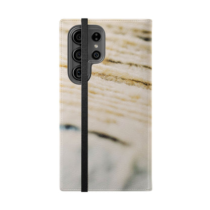 Flip Case – Woven Warmth