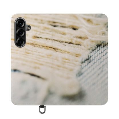 Flip Case – Woven Warmth