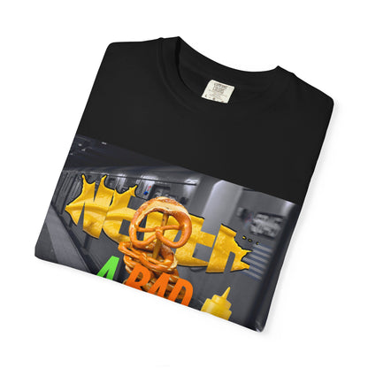 215 Connected Graphic T-Shirt – Retro Street Art Style for Everyday Wear