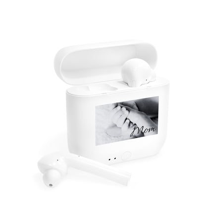 Wireless Earbuds – Mommy’s First Hold