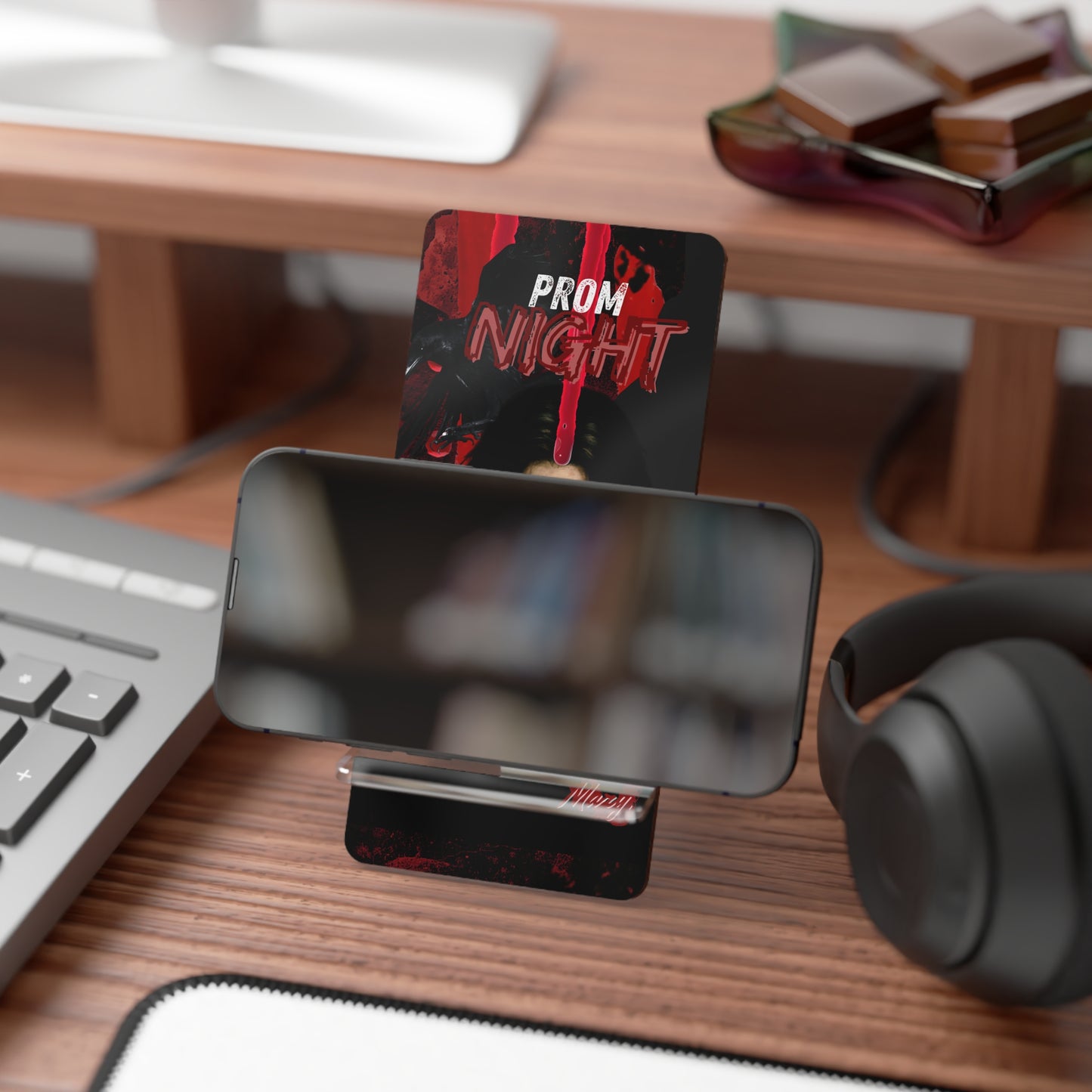 Phone Stand – Queen of the Scream
