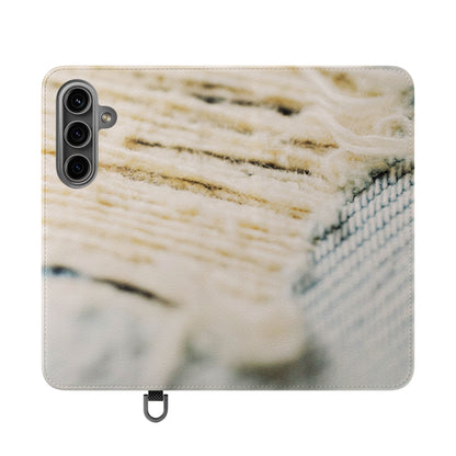 Flip Case – Woven Warmth