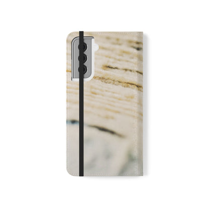 Flip Case – Woven Warmth