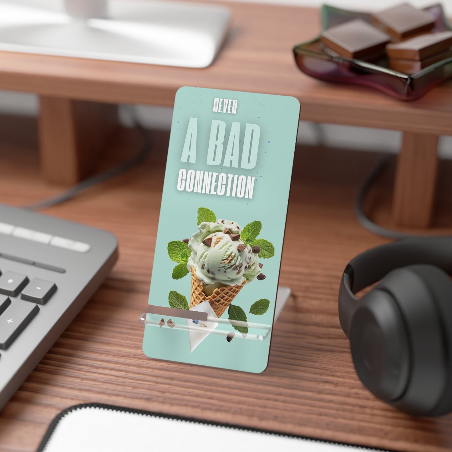 Never a Bad Connection – Mint Ice Cream Phone Stand