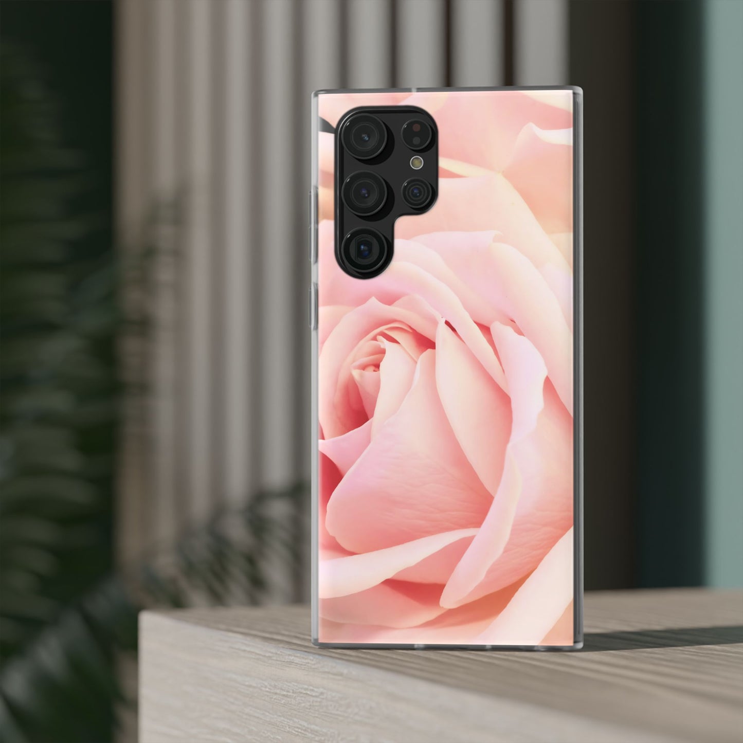 Flexi Case – A Mother’s Rose Embrace