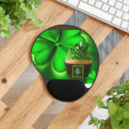 Ergonomic Mouse Pad with Wrist Rest – Lucky Clover Cupcake