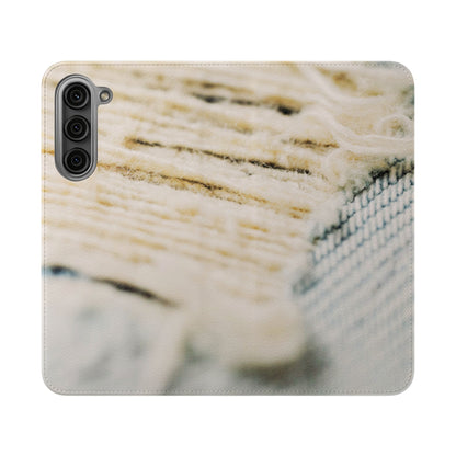 Flip Case – Woven Warmth