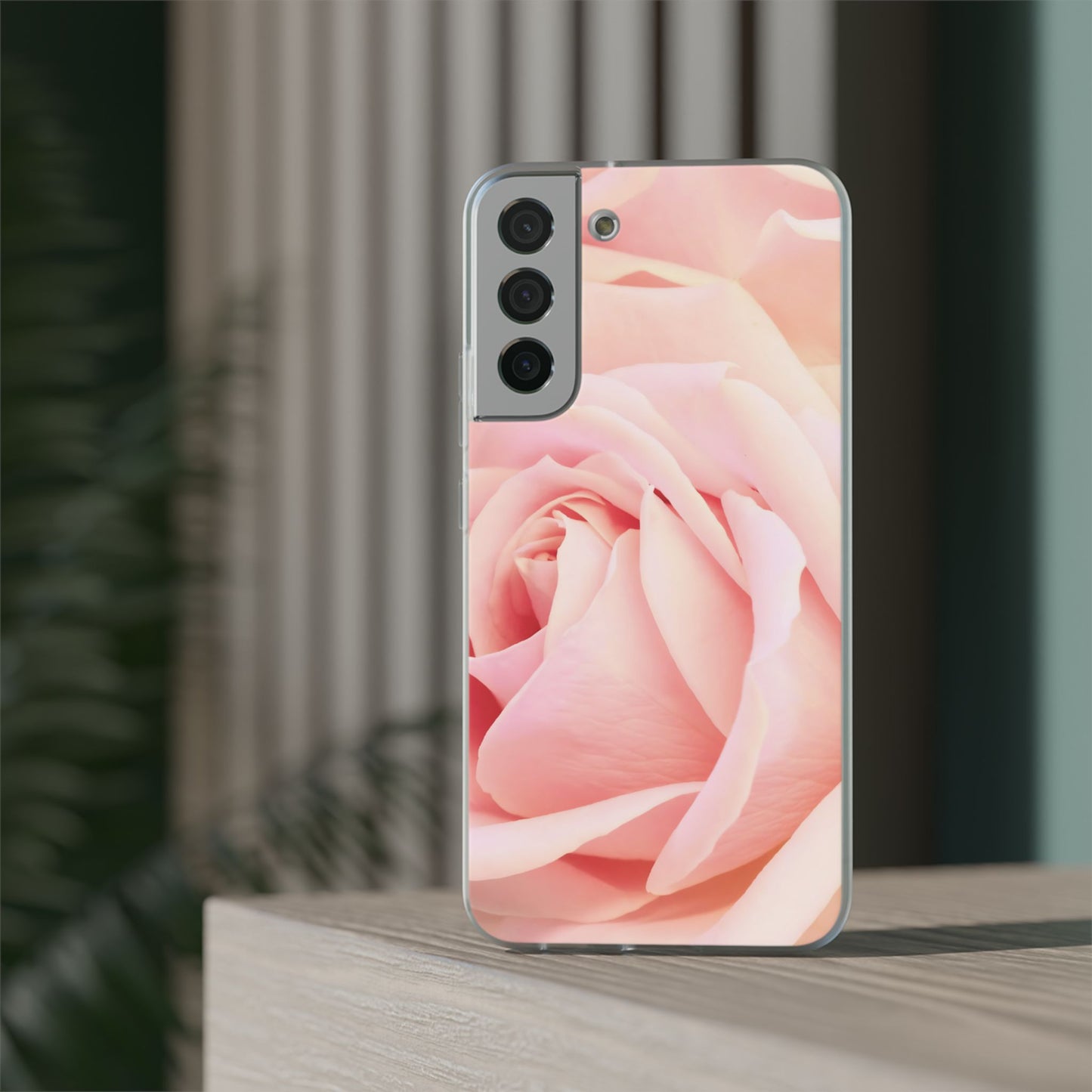 Flexi Case – A Mother’s Rose Embrace