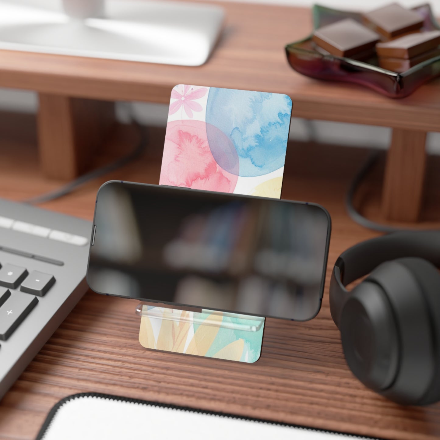 Phone Stand – Painted Easter Dream