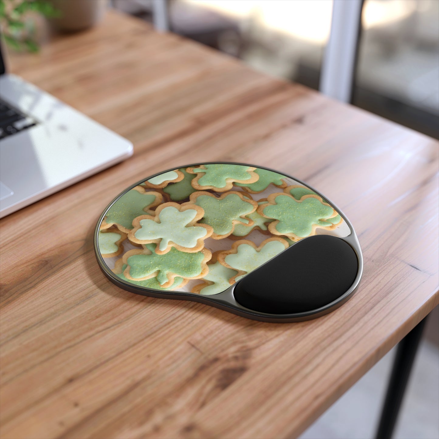 Ergonomic Mouse Pad with Wrist Rest – Mint Clover Cookies