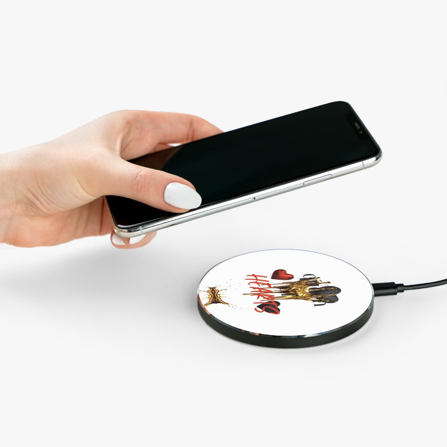 Wireless Charger – Queen of Hearts