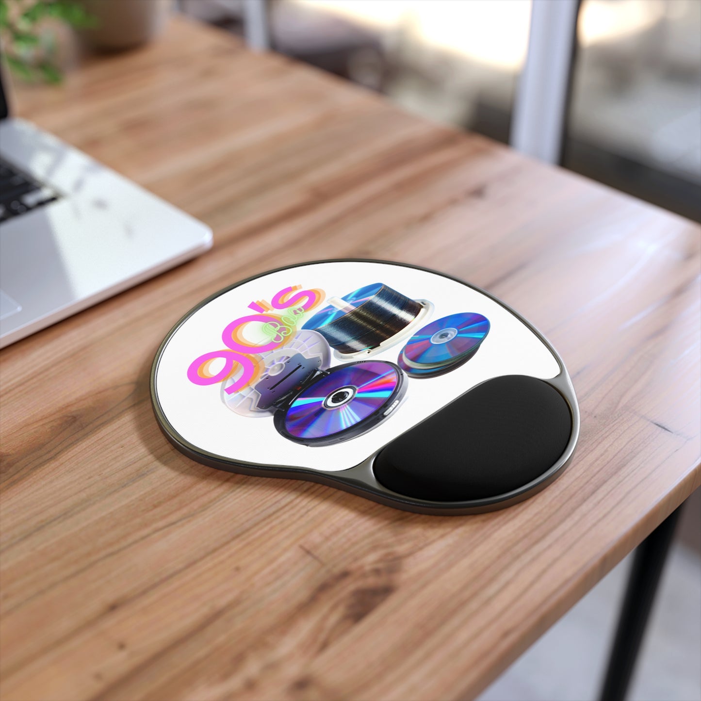 Mouse Pad with Wrist Rest – 90s Spin