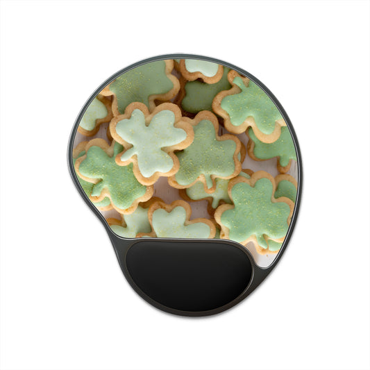 Mouse Pad with Wrist Rest – Mint Clover Cookies
