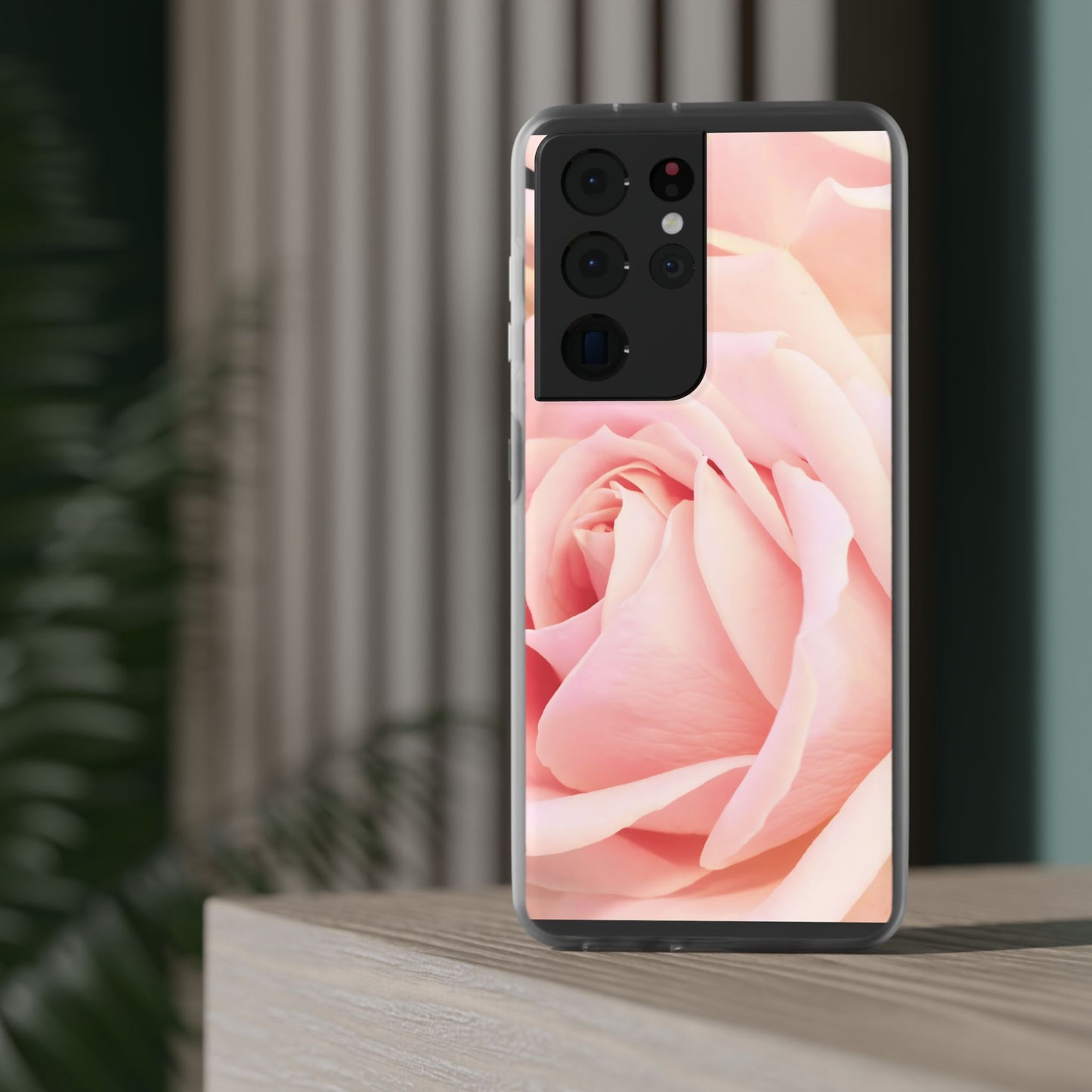 Flexi Case – A Mother’s Rose Embrace