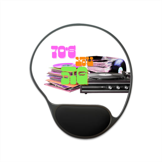 Ergonomic Mouse Pad with Wrist Rest – 70s Spin