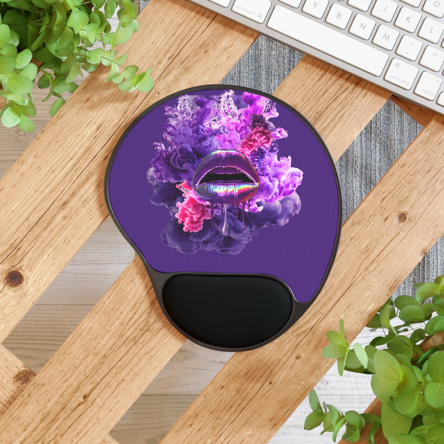 Ergonomic Mouse Pad with Wrist Rest – Purple Haze Lips