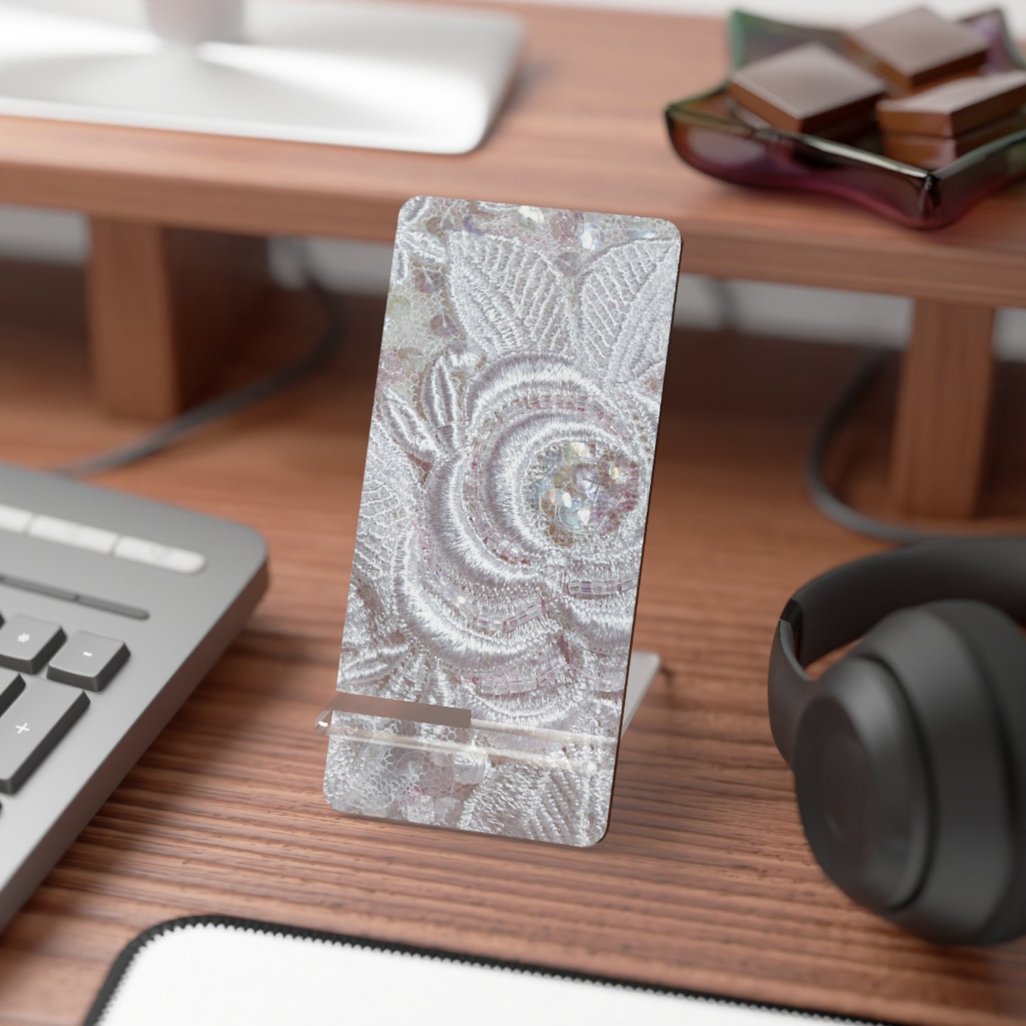 Phone Stand – Lace Veil