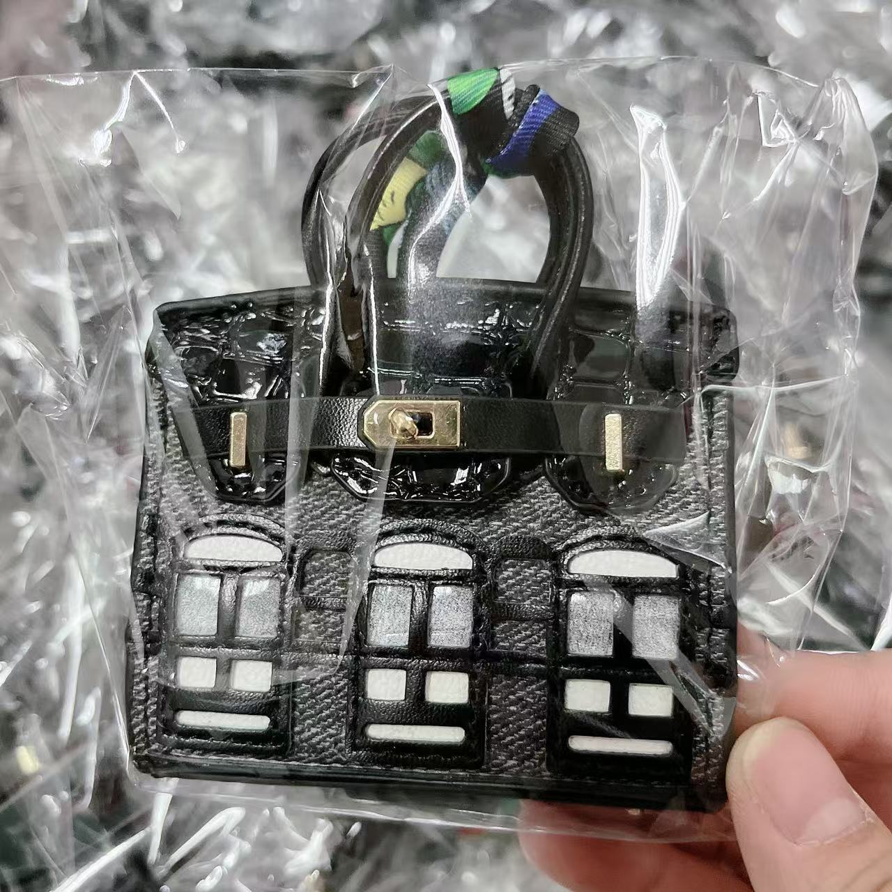 Mini House Bag Pendant – Vintage Microfiber Earbud Keychain Pouch, Backpack & Key Accessory