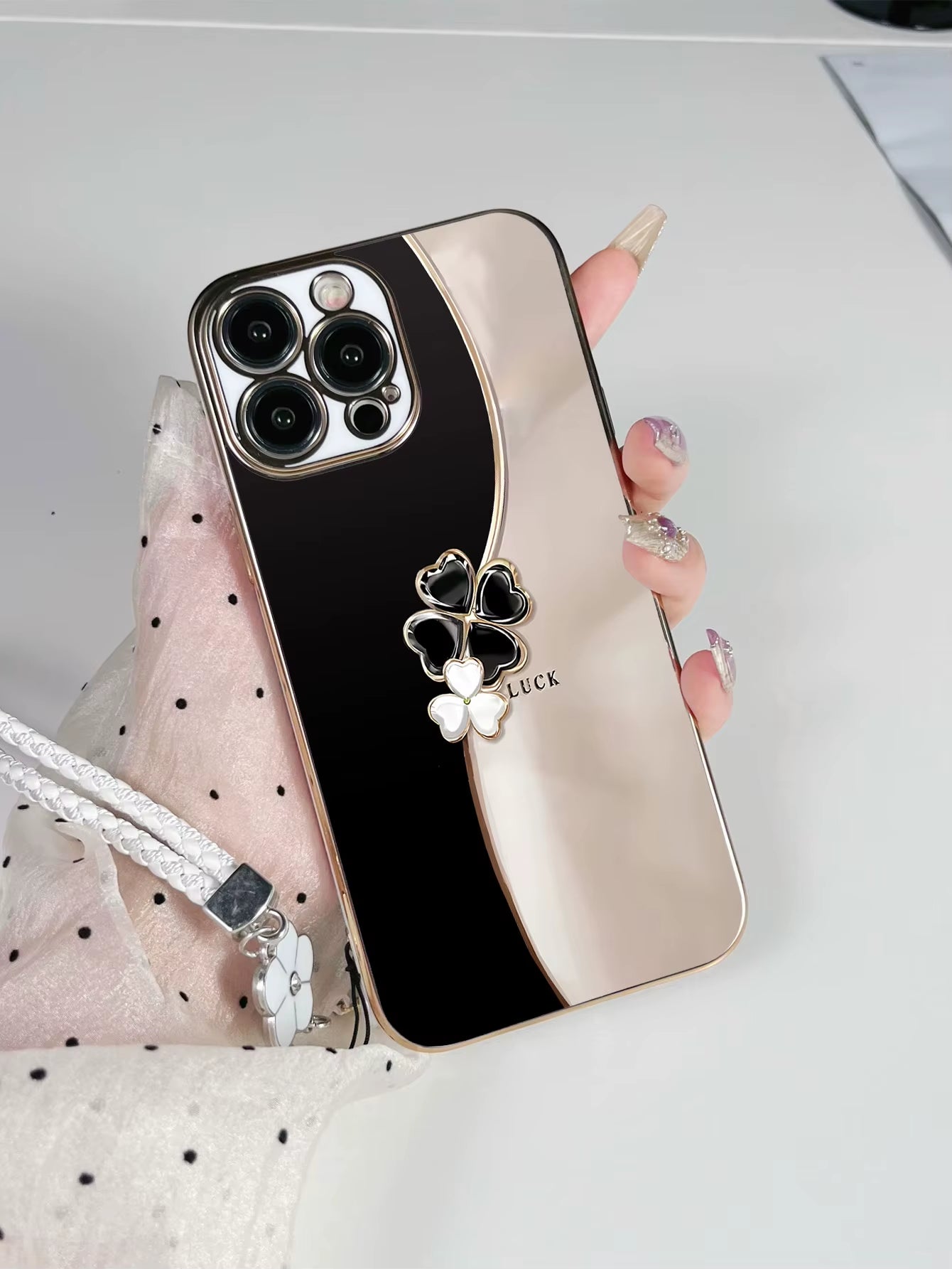Luxury Plating Lucky Four-Leaf Clover Flower Lanyard Phone Case for Iphone 17 16 15 14 plus 13 12 11 Pro Max X XS Back Cover